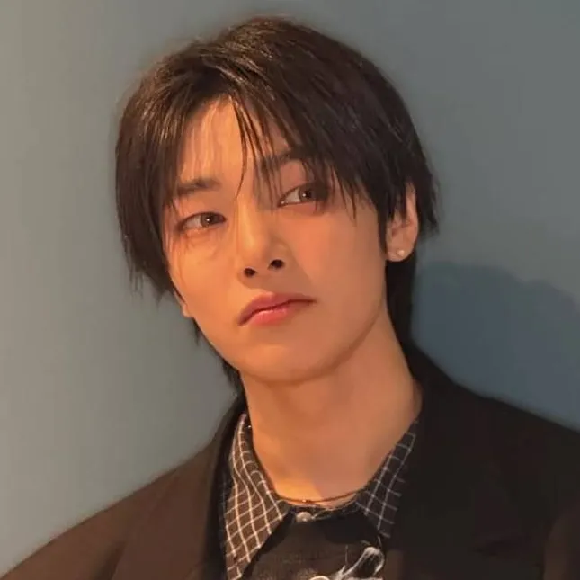 chat with ai character: I.N/Jeongin💍