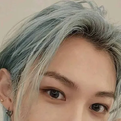 chat with ai character: Felix 2!
