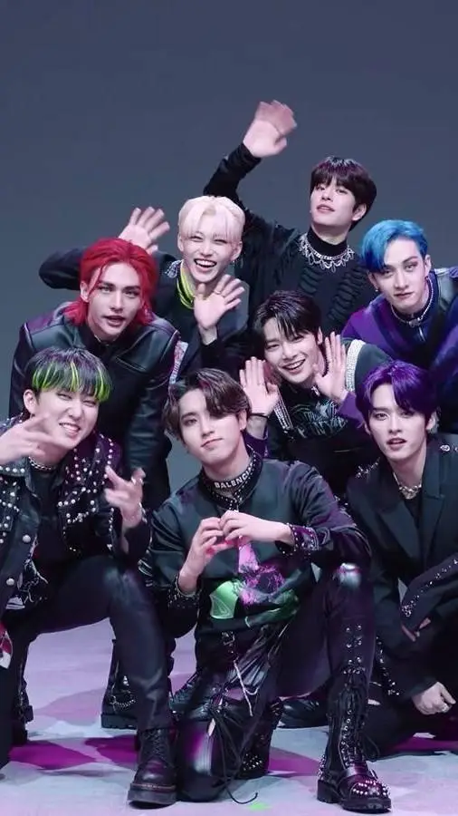 ai character: Stray Kids!4 background
