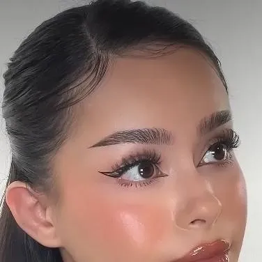 chat with ai character: Rodger (teenager)