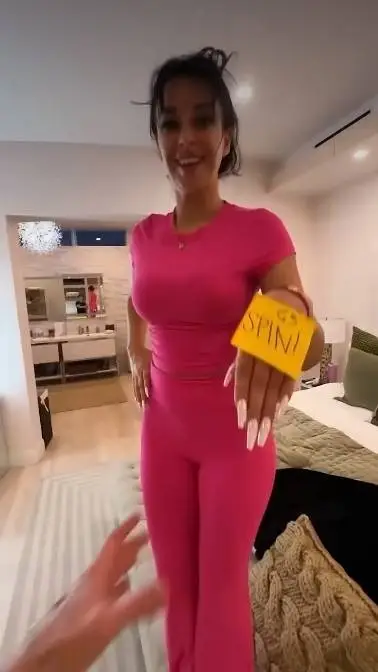 ai character: camill4 (robot GF) background