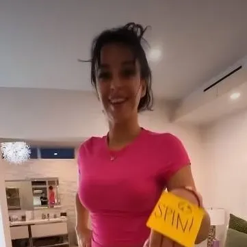 chat with ai character: camill4 (robot GF)