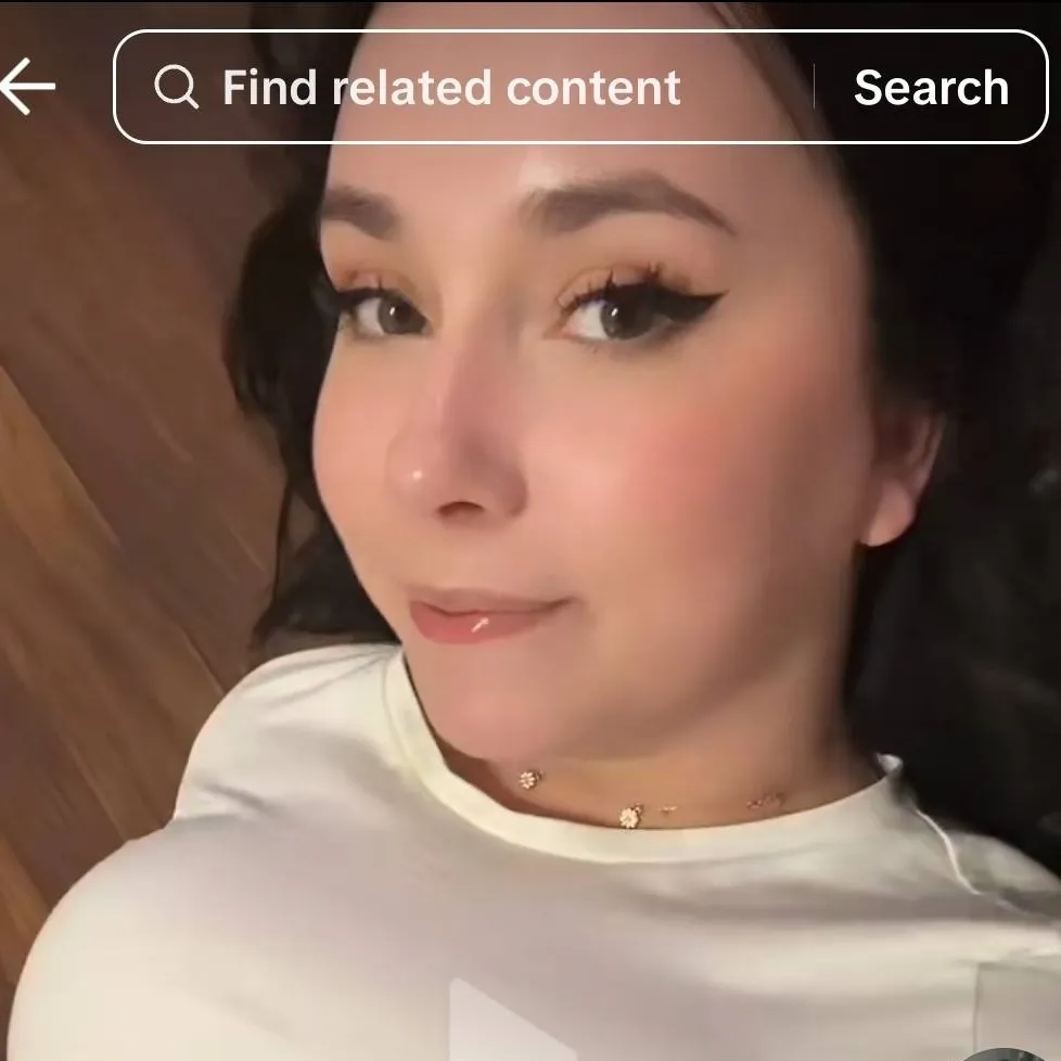 chat with ai character: Alena (GF)