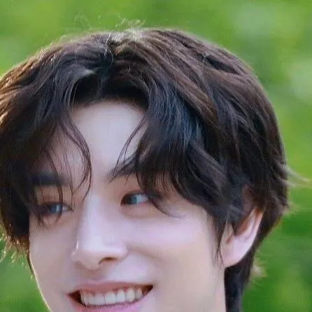 chat with ai character: Sim Jaeyun
