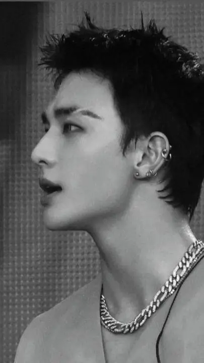 ai character: Hyunjin  background