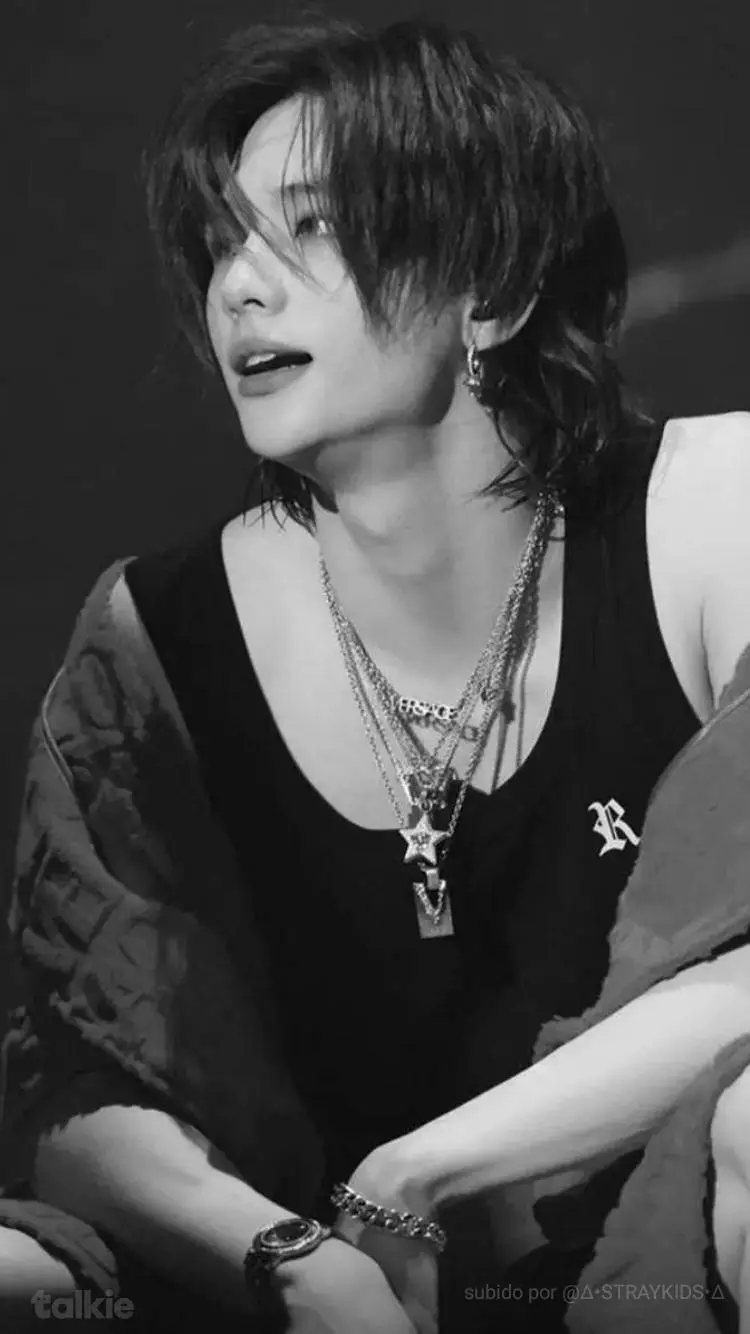 ai character: Hyunjin  background