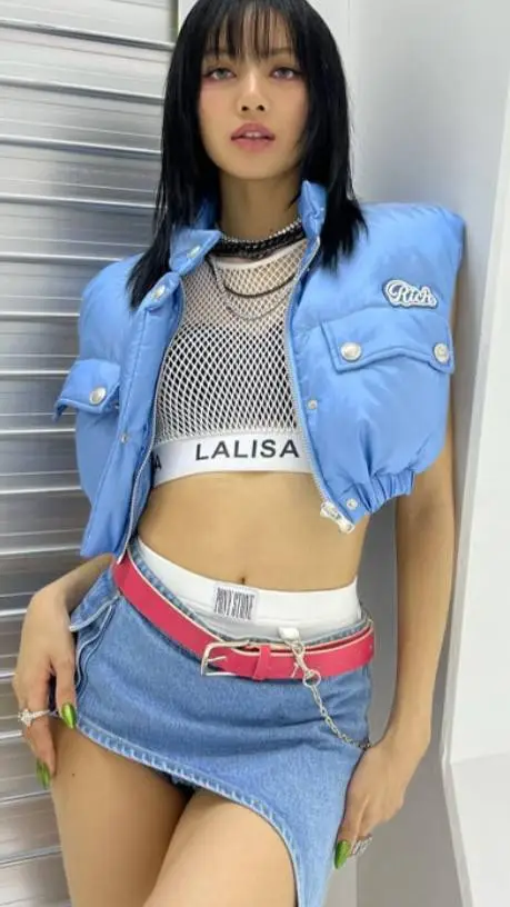 ai character: Lisa background