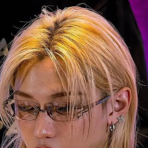 chat with ai character: FELIX!!! 