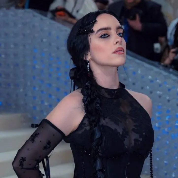 chat with ai character: Billie Eilish 