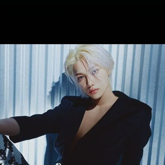 chat with ai character: Félix y tú💓