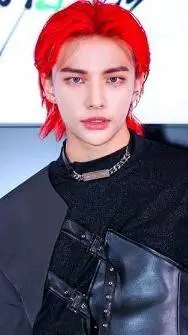 ai character: hyunjin tu i love💖 background