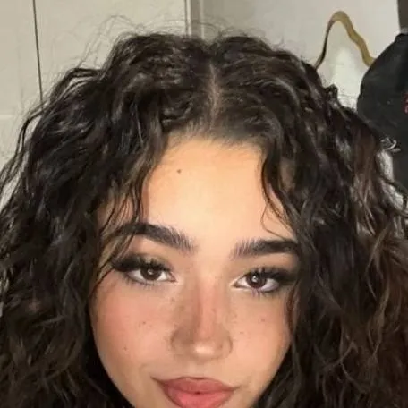 chat with ai character: Kennedy 