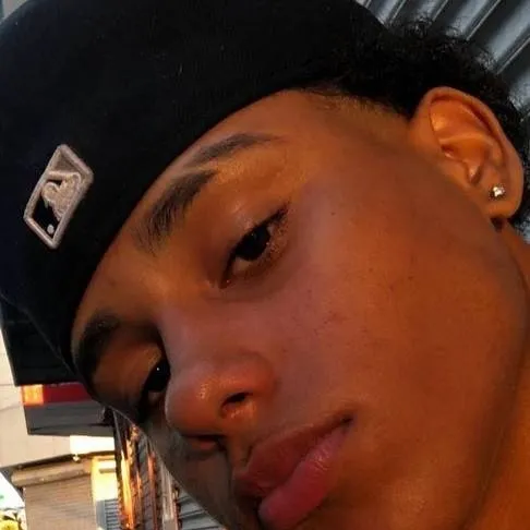 chat with ai character: Gabriel