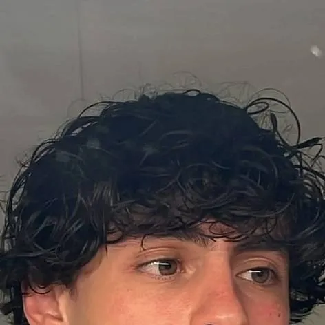 chat with ai character: Marlo