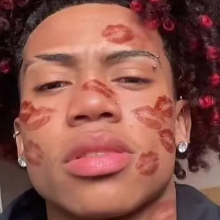 chat with ai character: DaKota