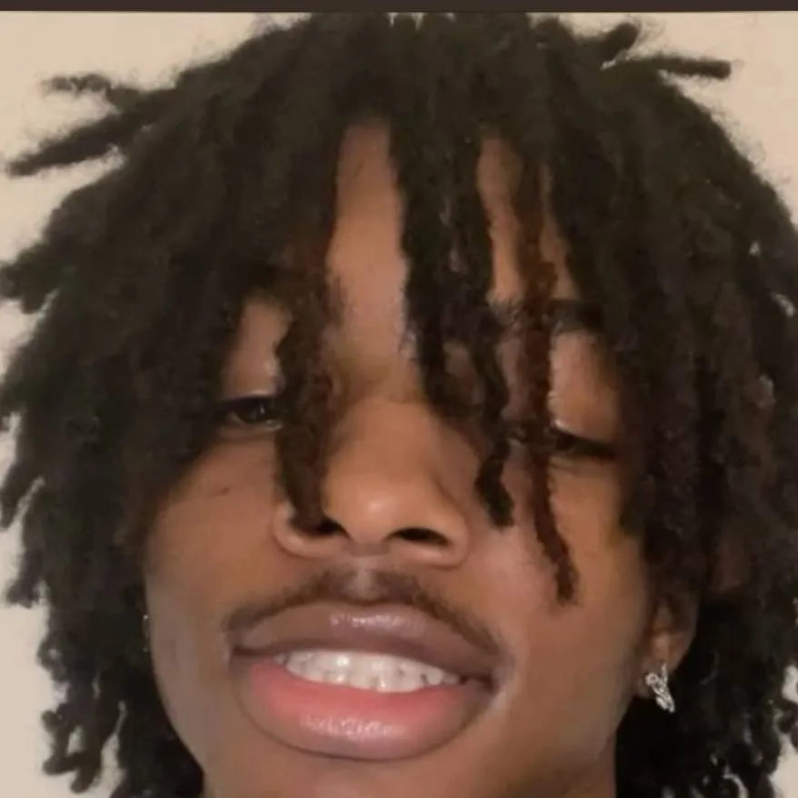 chat with ai character: Zakai