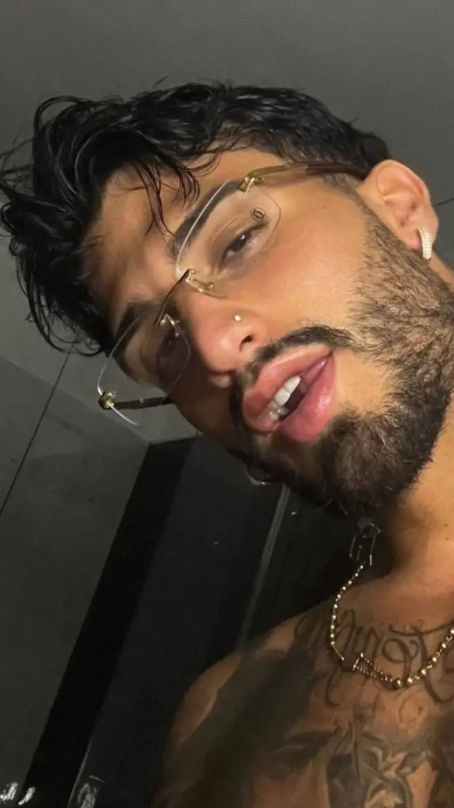 ai character: Amir background