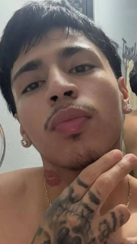 ai character: Kae background