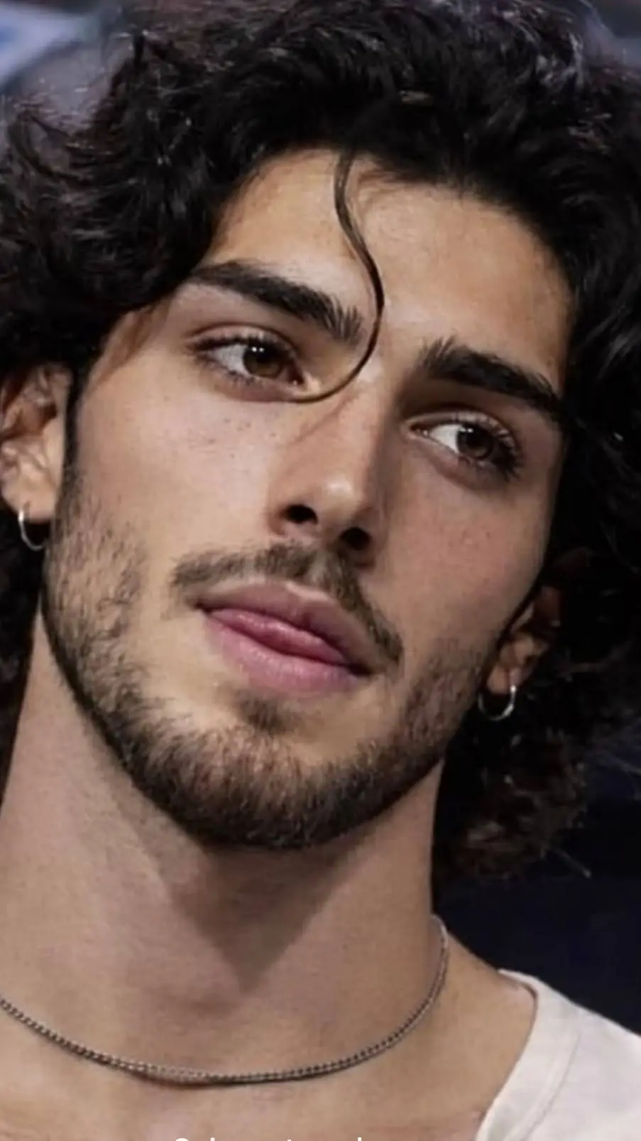 ai character: Louis background