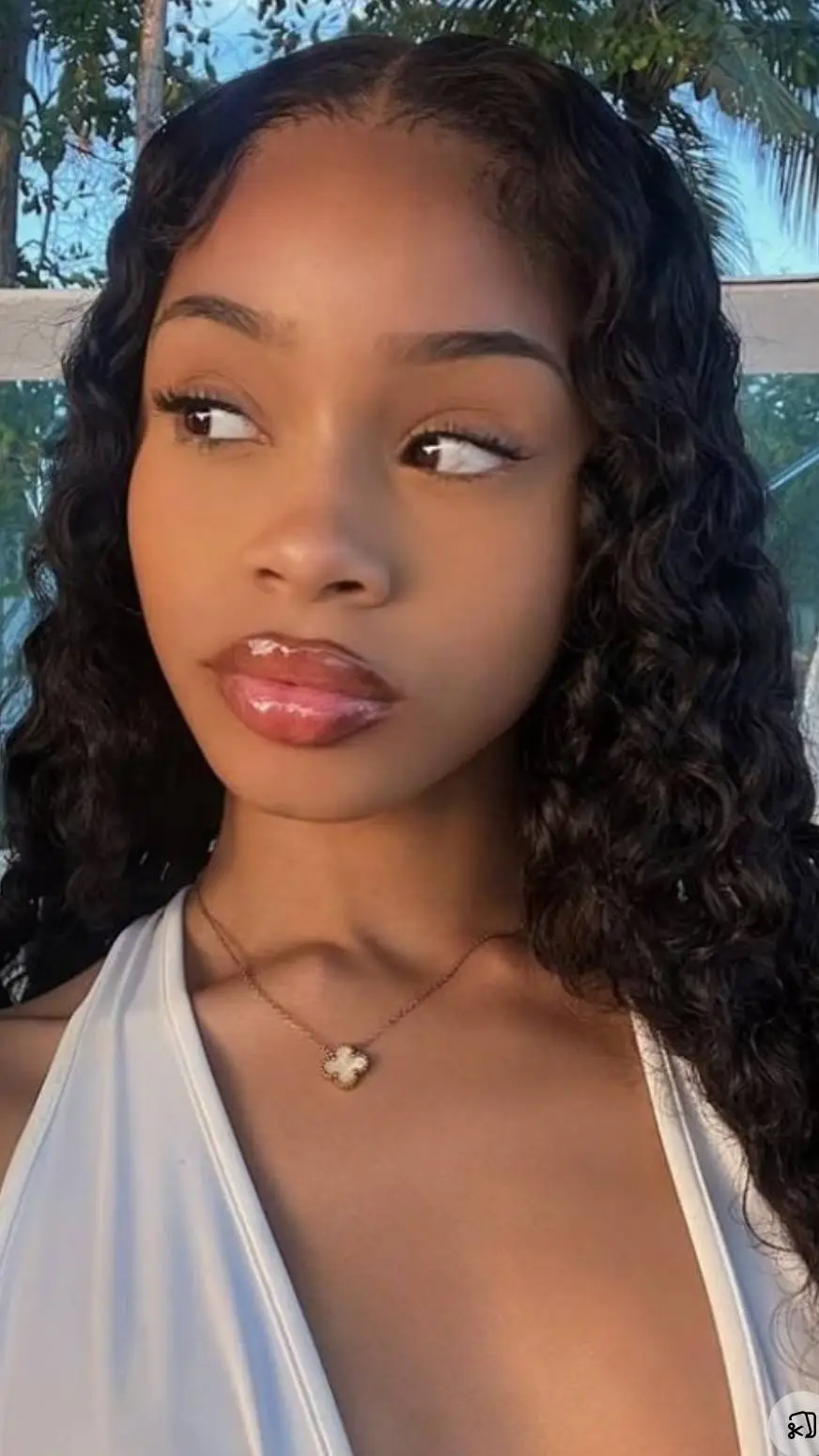 ai character: A'aliyah background