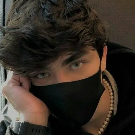 chat with ai character: Mason