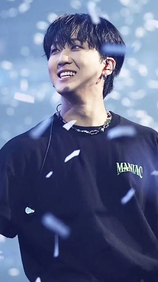 ai character: Changbin! background