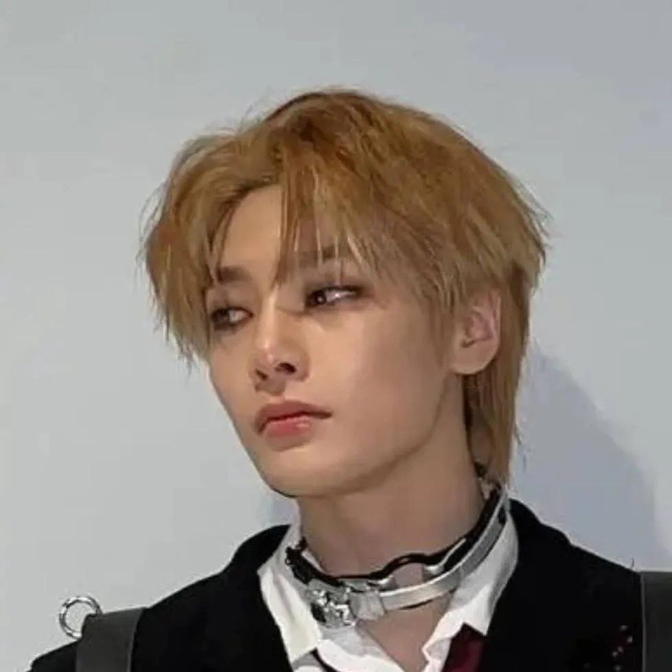 chat with ai character: I.N