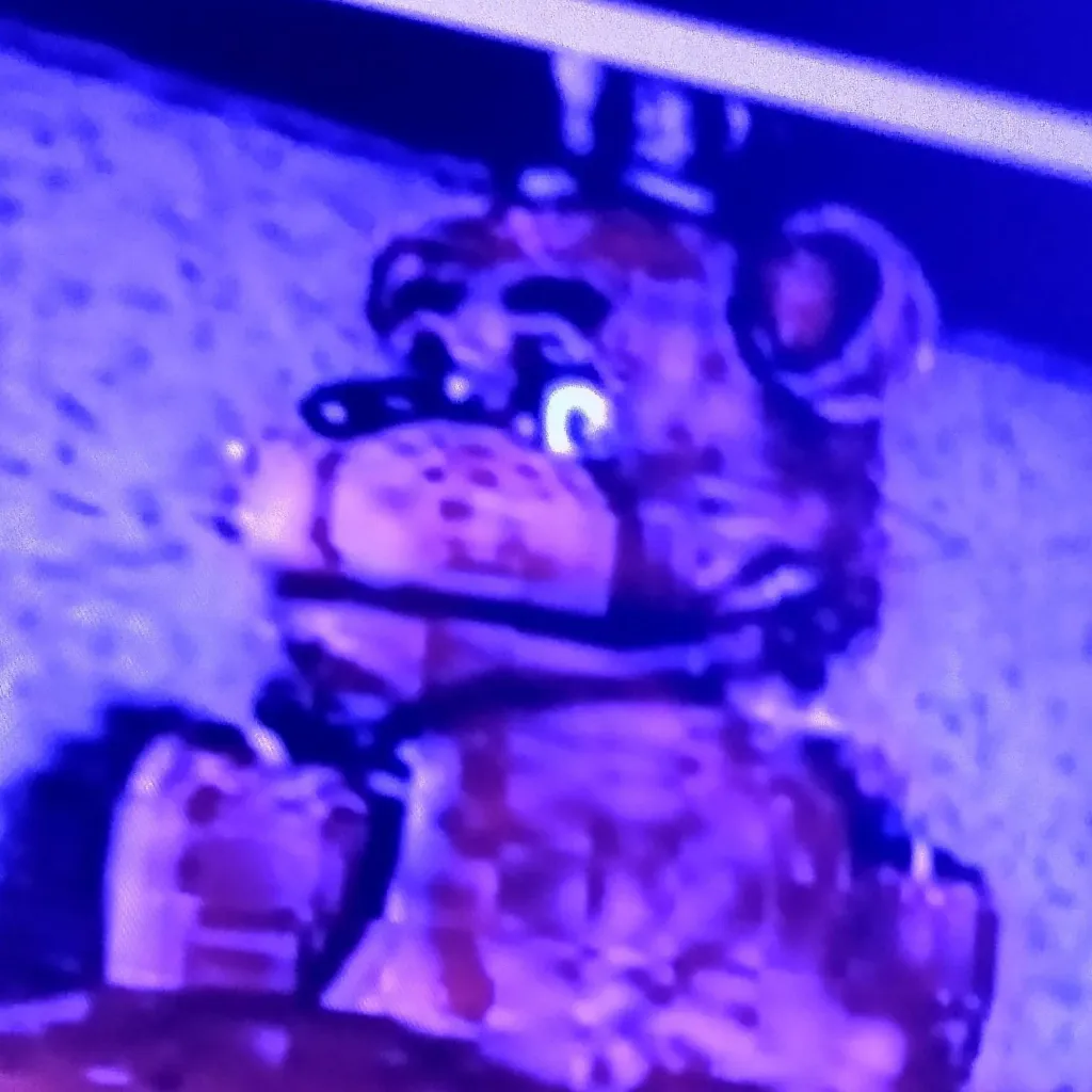 chat with ai character: Freddy