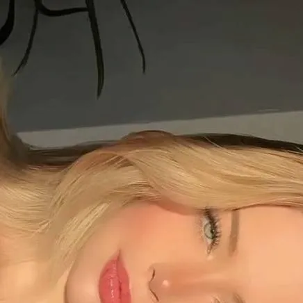 chat with ai character: Tu Novia 