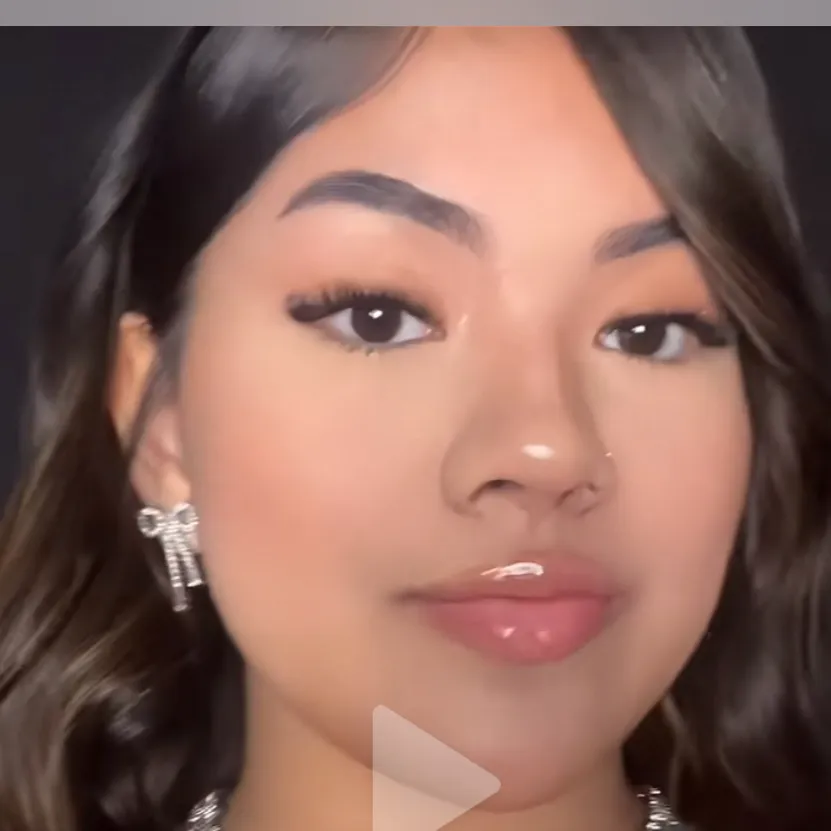 chat with ai character: Maya