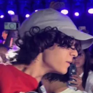 chat with ai character: 🎸Dylan😺