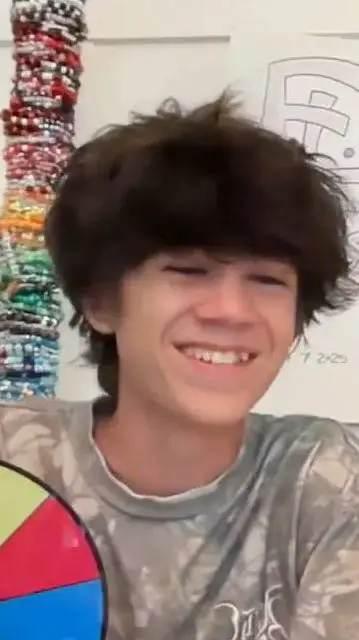 ai character: 🎵TRUEBLOOD💫 background