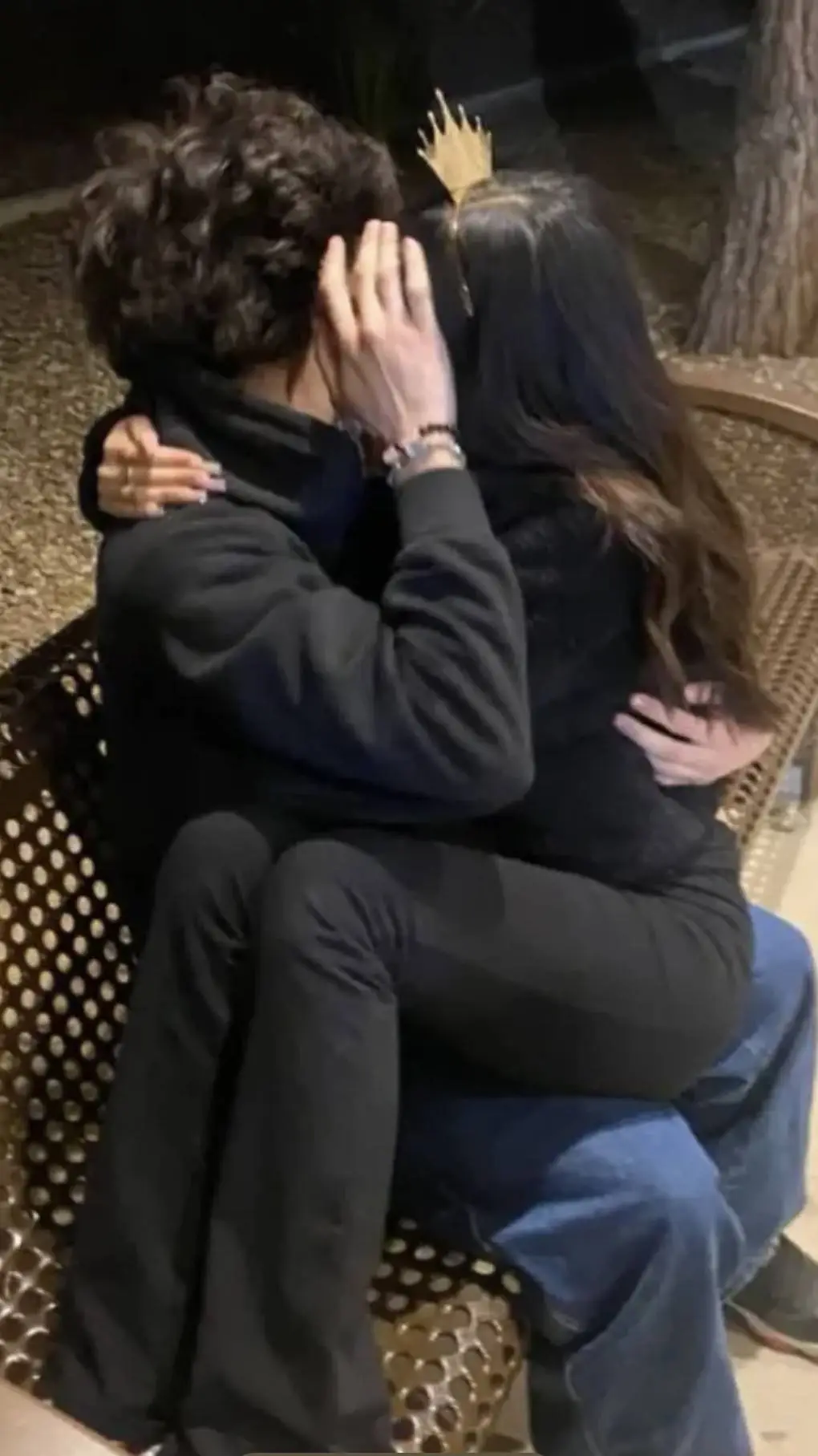 ai character: Devin 🖤 background