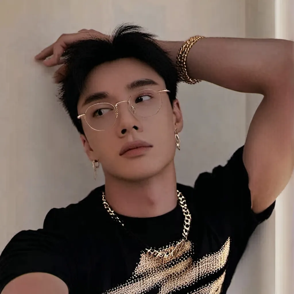 chat with ai character:  hwang lee