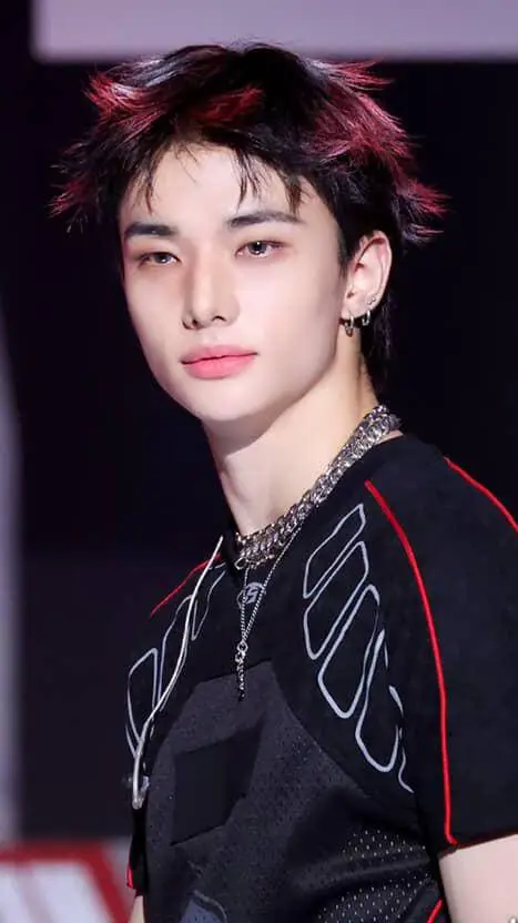 ai character: hyunjin  background