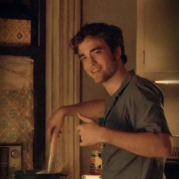 chat with ai character: Robert Pattinson 
