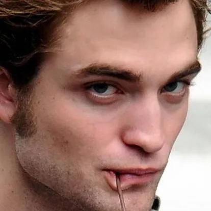 chat with ai character: Robert Pattinson 