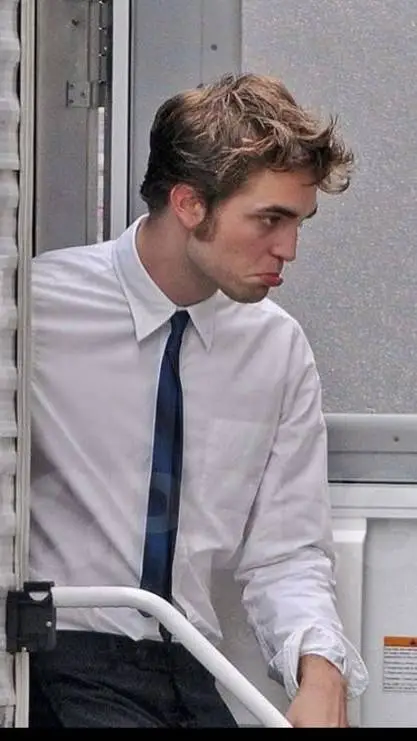 ai character: Robert Pattinson  background