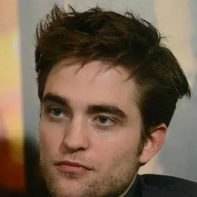 chat with ai character: robert Pattinson 
