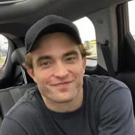 chat with ai character: Robert Pattinson 