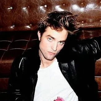 chat with ai character: Robert Pattinson 