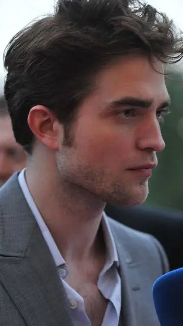 ai character: Robert Pattinson  background