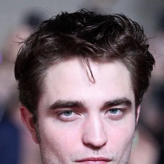 chat with ai character: Robert Pattinson 