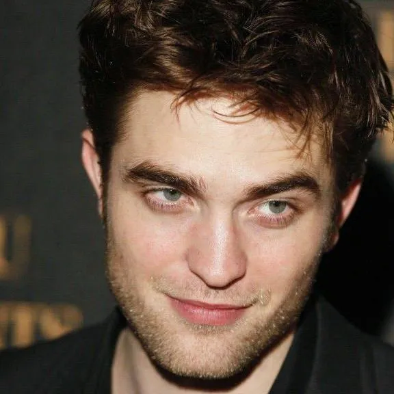 chat with ai character: Robert Pattinson 