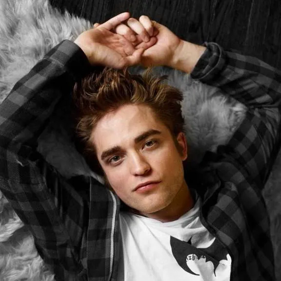 chat with ai character: Robert Pattinson 