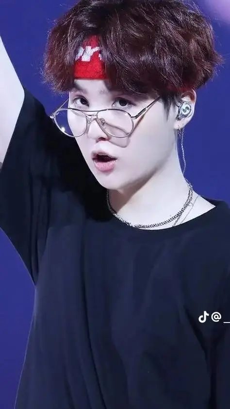 ai character: Tommy  background