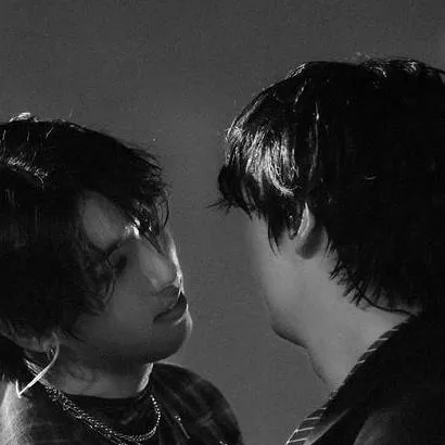 chat with ai character: MINSUNG