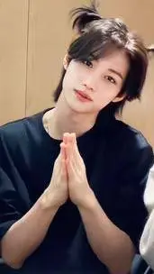 ai character: Felix background