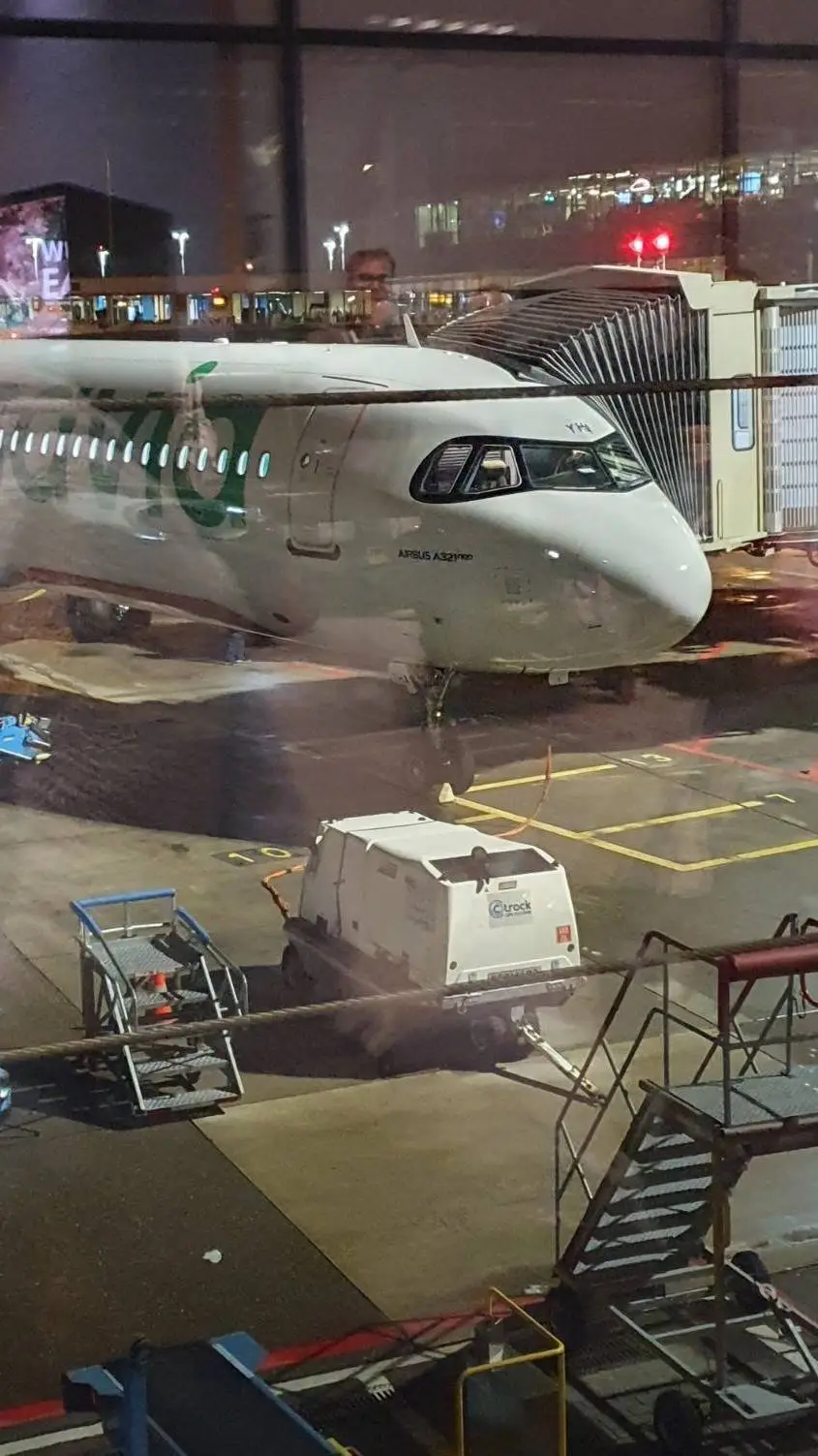 ai character: airbus a321 neo background