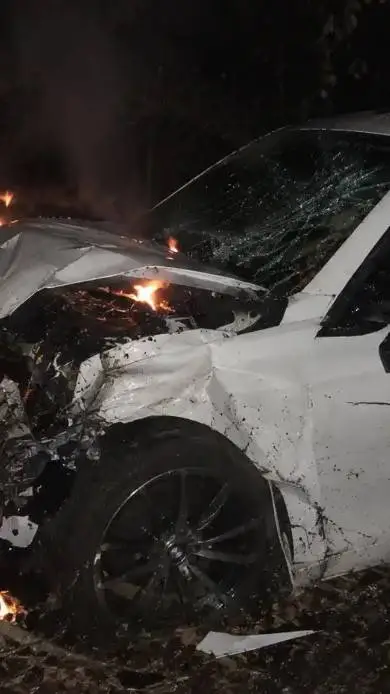 ai character: car crash background